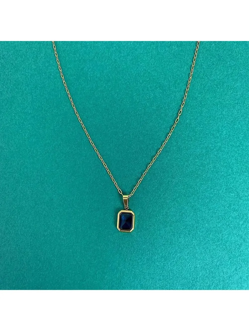 Vintage Classy Gold Chain Blue jewel opal pendant necklace. Gold Plated
